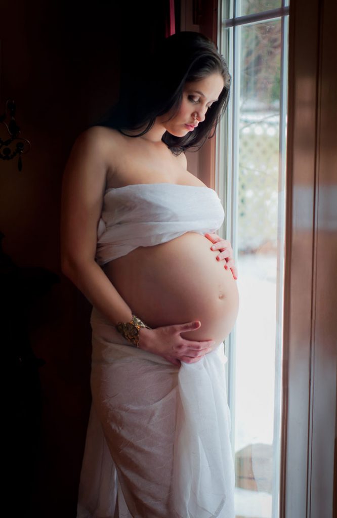 Maternity session window lighting
